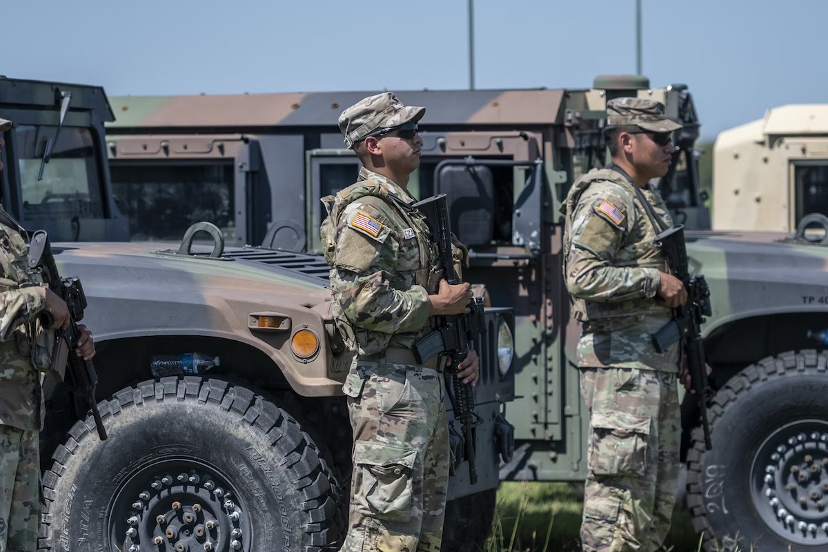 My dieu 1.500 binh si toi bien gioi voi Mexico hinh anh