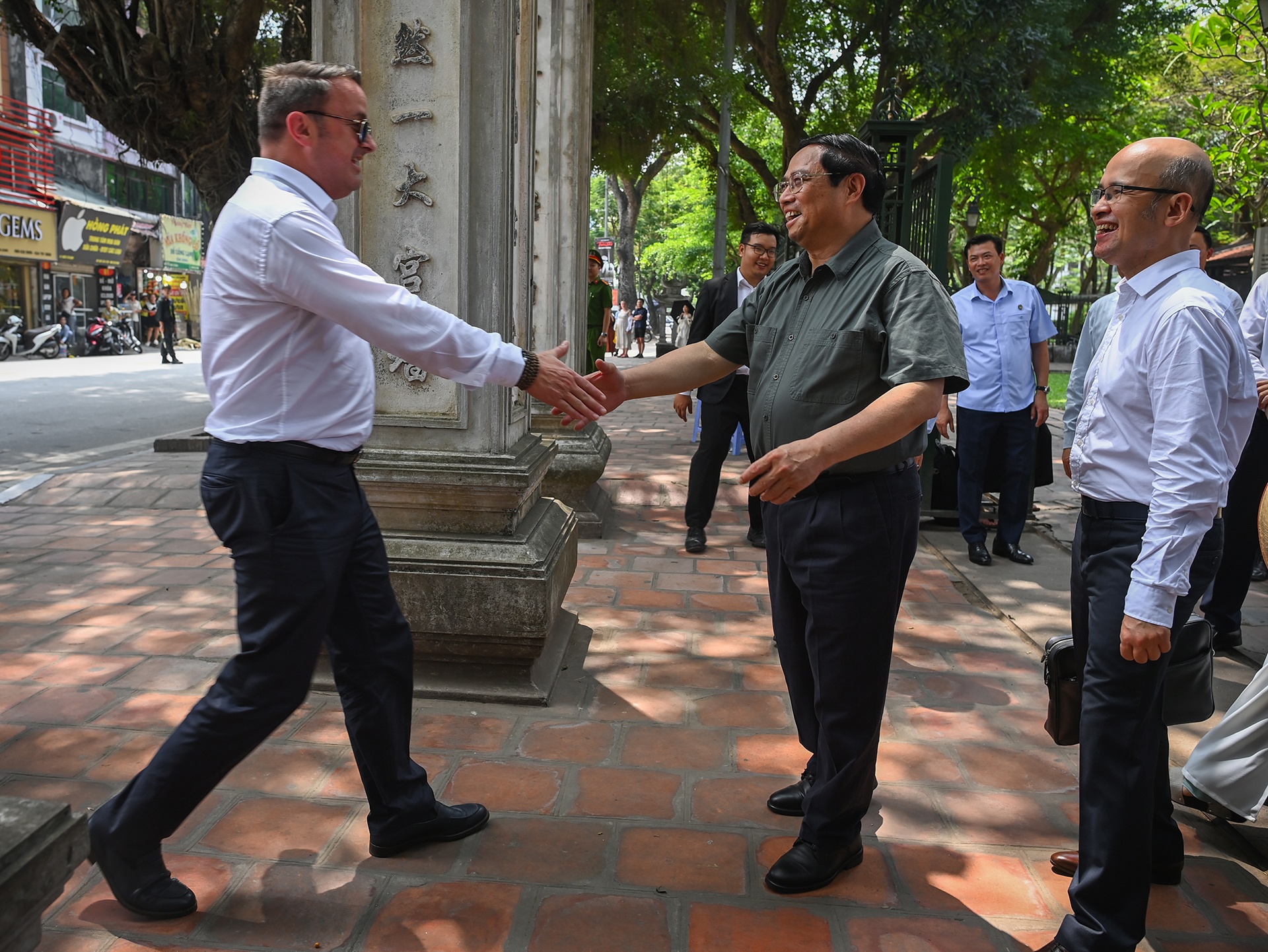 Thu tuong Luxembourg Xavier Bettel anh 1