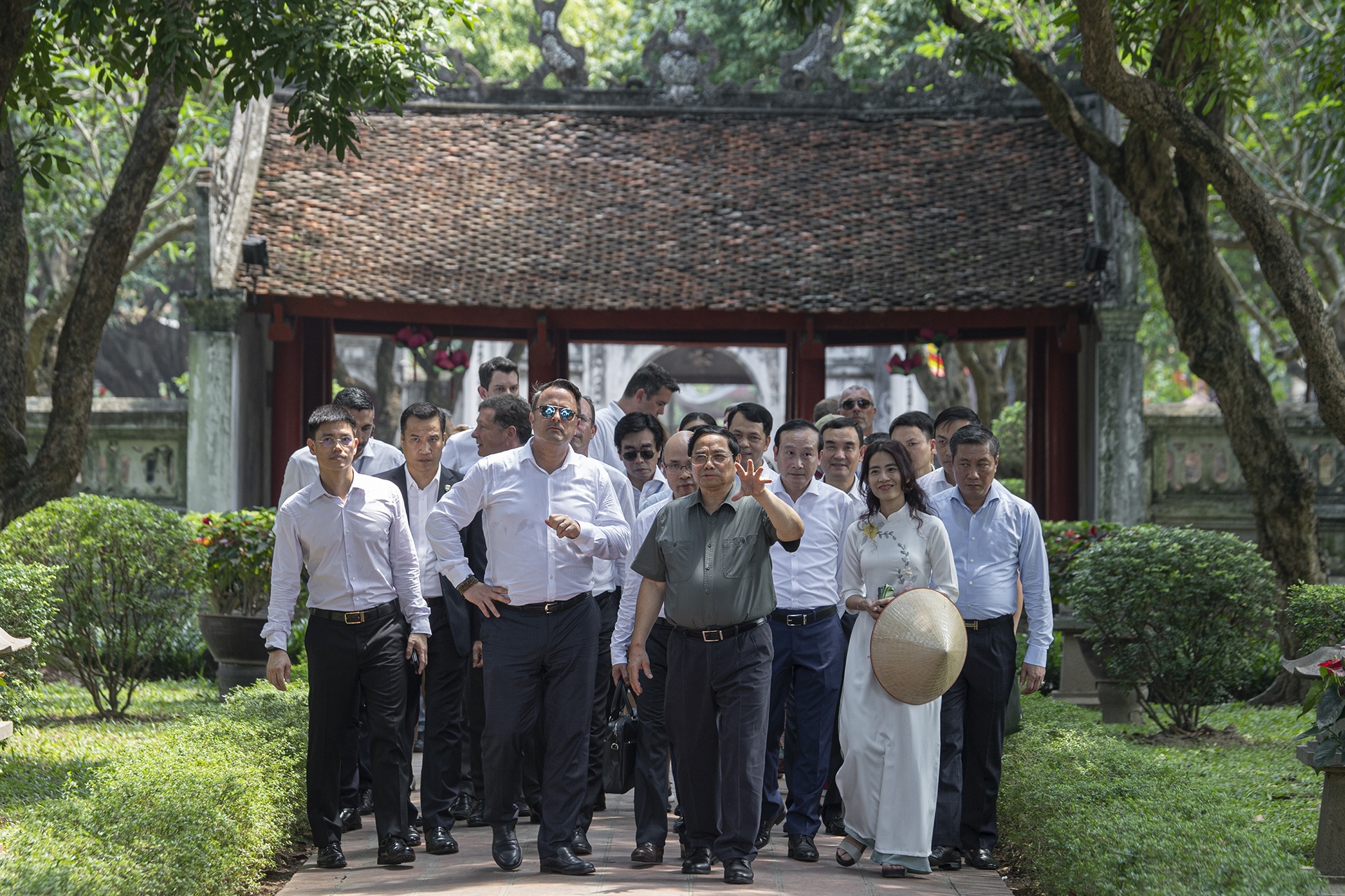 Thu tuong Luxembourg Xavier Bettel anh 2