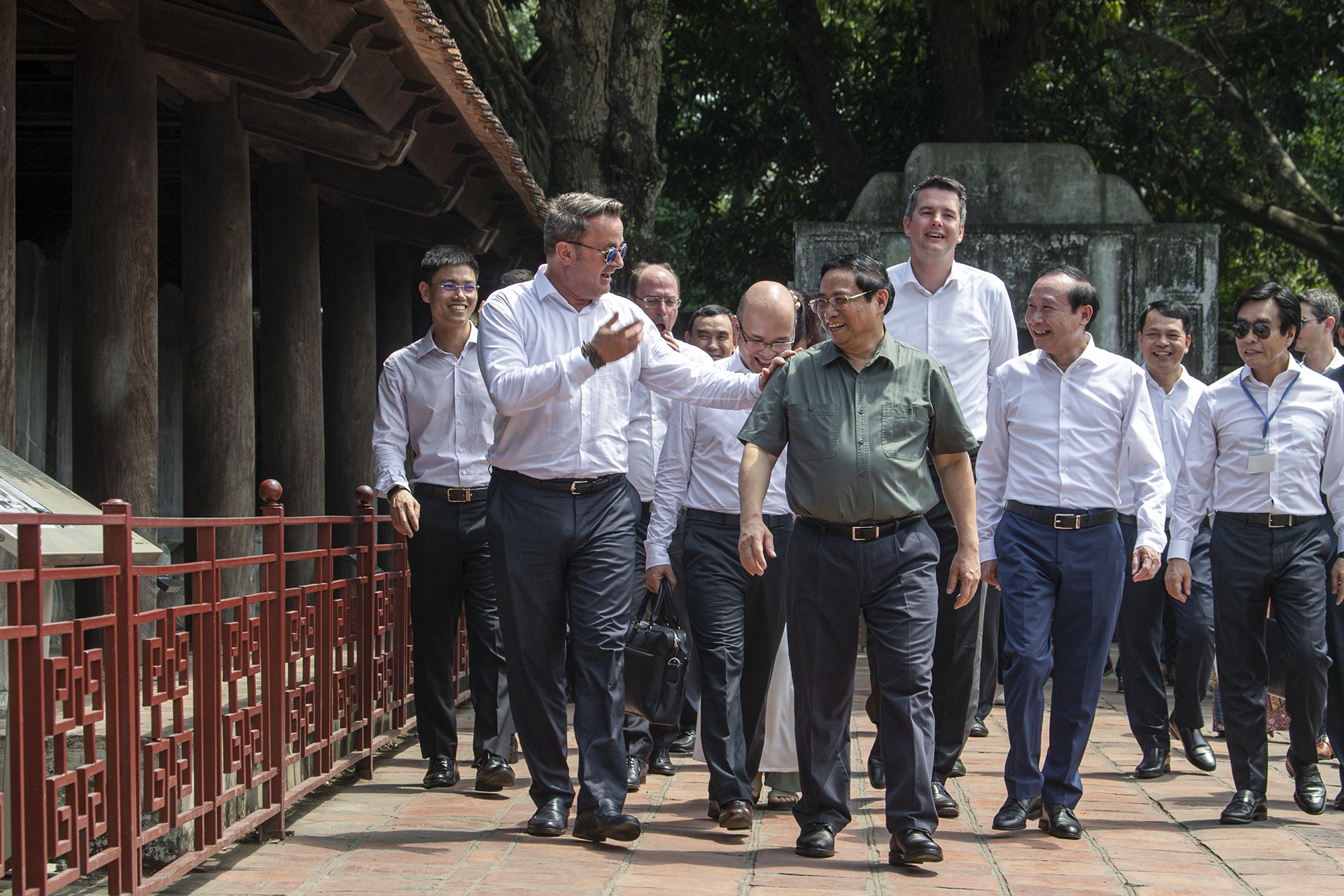 Thu tuong Luxembourg Xavier Bettel anh 3