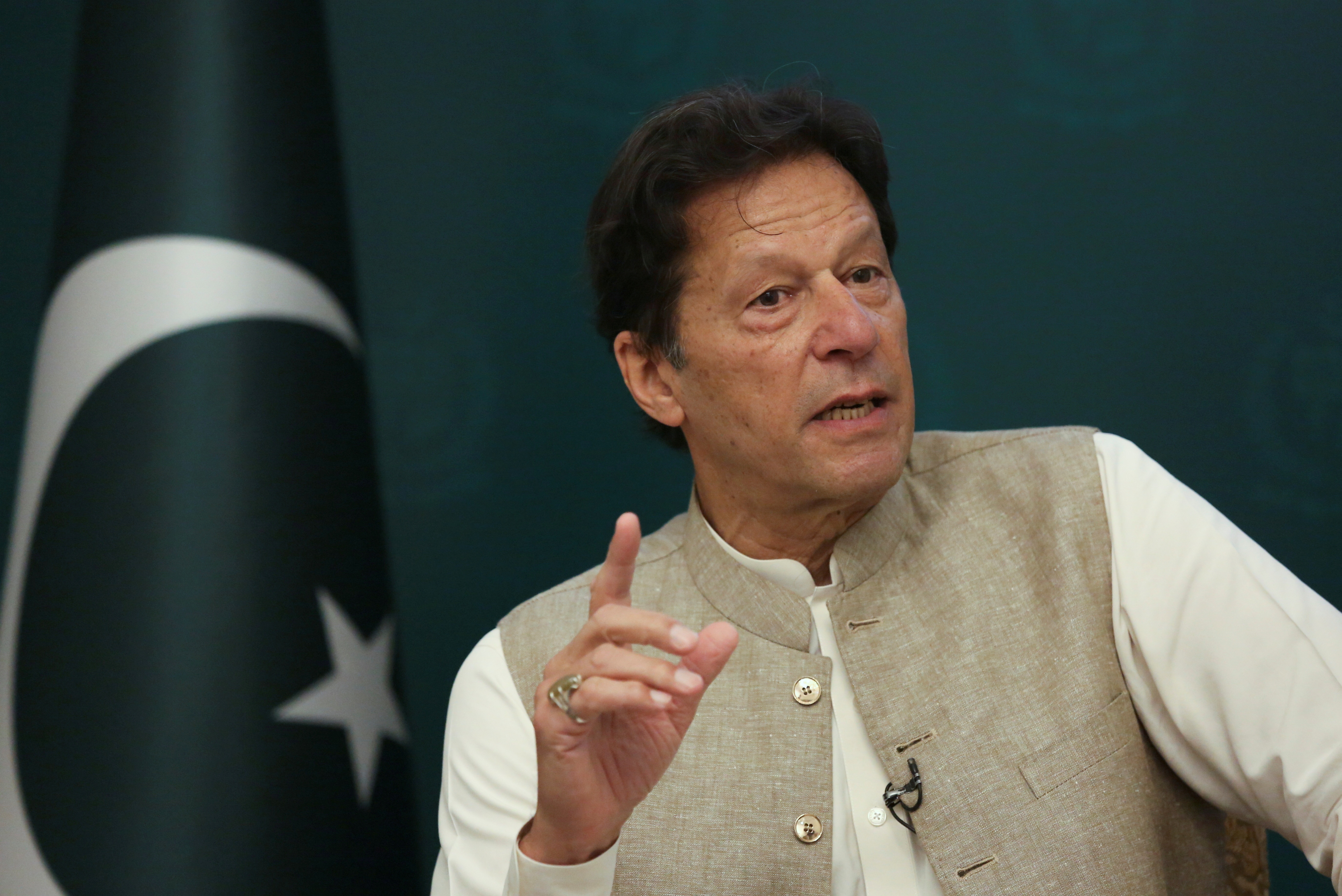 Vua duoc tha, ong Imran Khan keu goi bieu tinh khap Pakistan hinh anh
