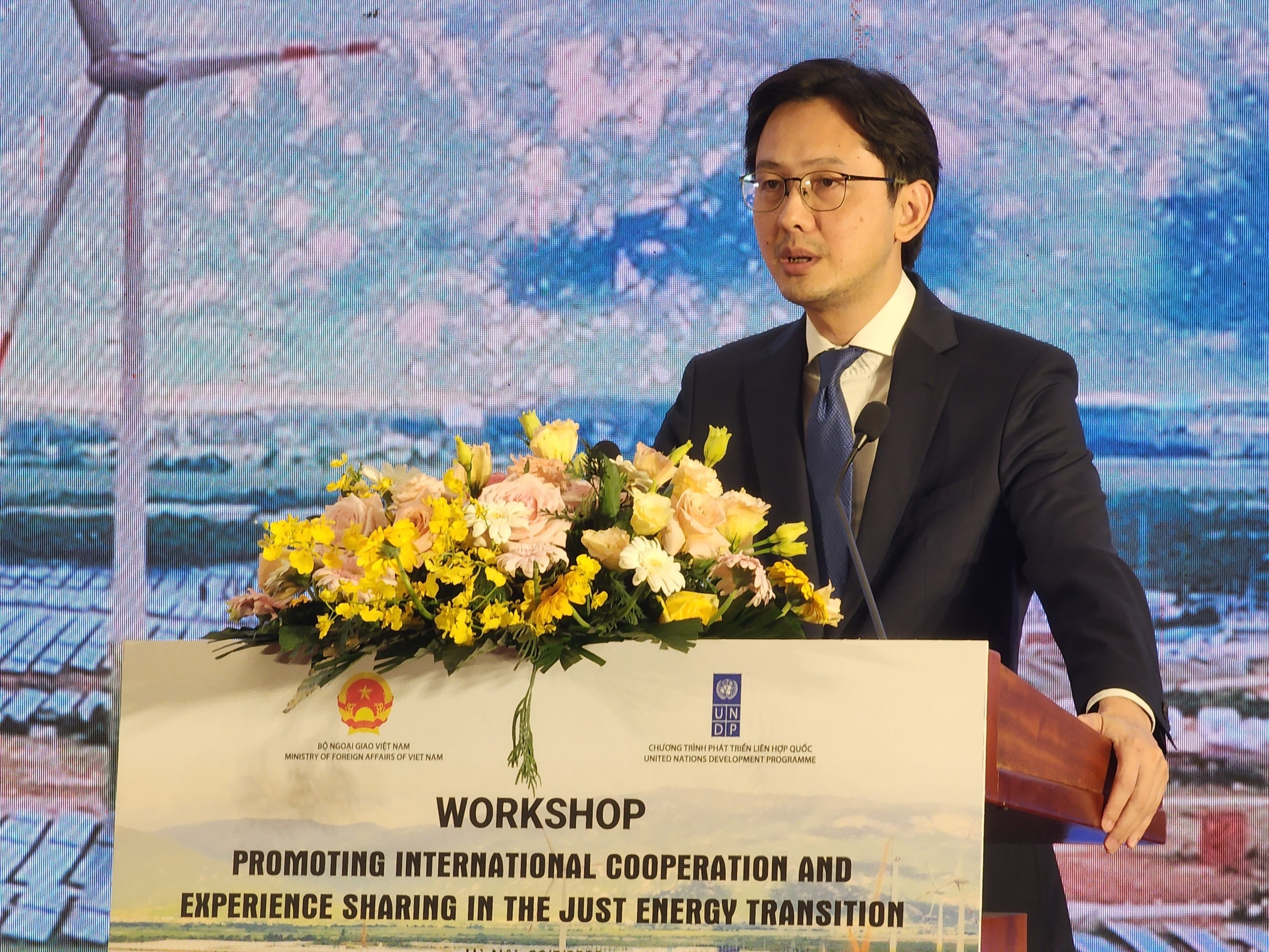 Viet Nam can hon 500 ty USD de chuyen doi nang luong toi 2050 hinh anh