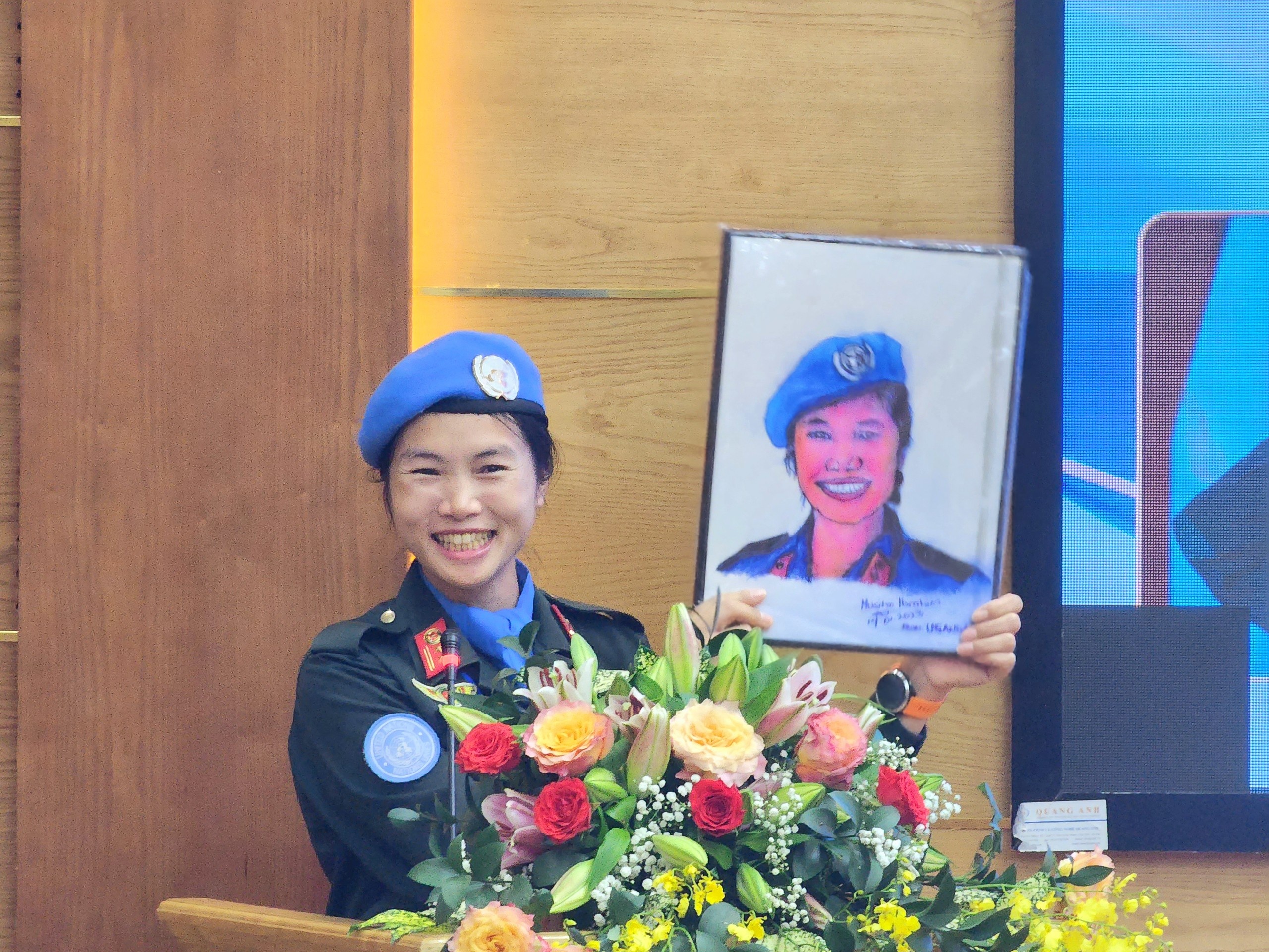 gin giu hoa binh anh 1