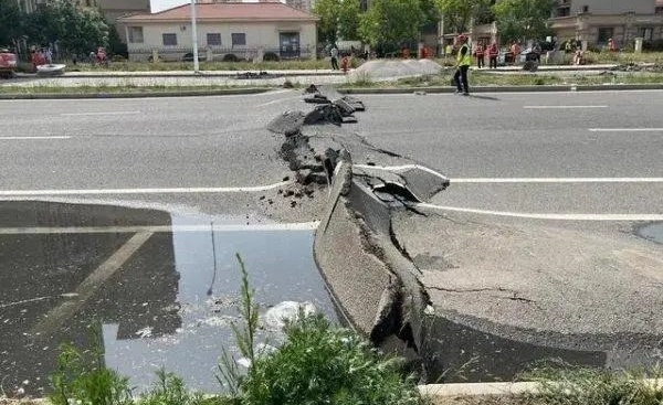 Phat hien vet nut gan nha cao tang, Thien Tan so tan hang nghin dan hinh anh