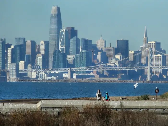 khung hoang bat dong san anh 2