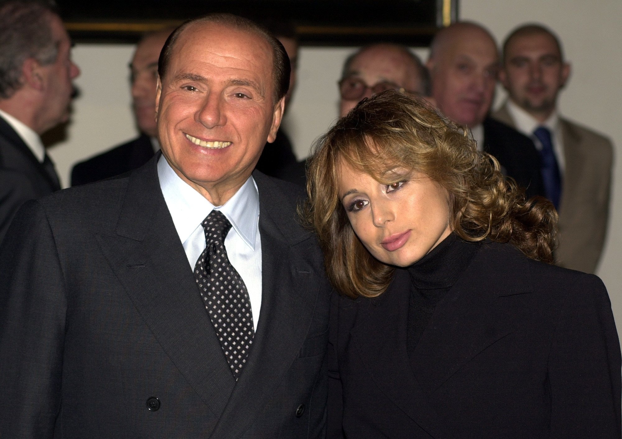 Nguoi thua ke de che kinh doanh cua ong Silvio Berlusconi hinh anh