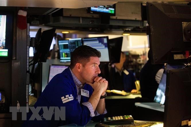 Goldman Sachs nhin Pho Wall day mau hong, Morgan Stanley thay sac xam hinh anh