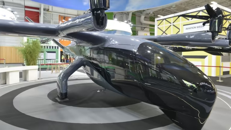 Xe dien bay 'chiem song' tai trien lam hang khong Paris hinh anh