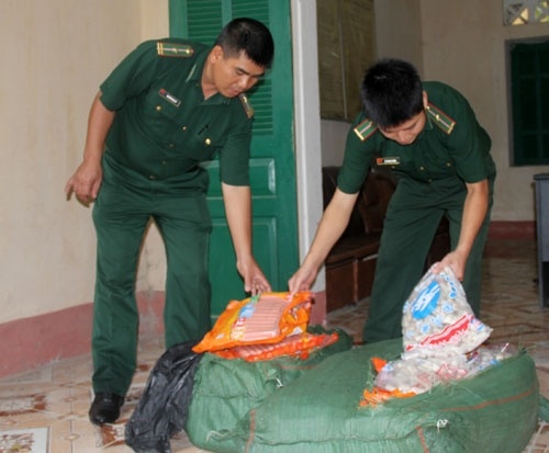 Cha ca, xuc xich Trung Quoc nhap lau ve Viet Nam hinh anh