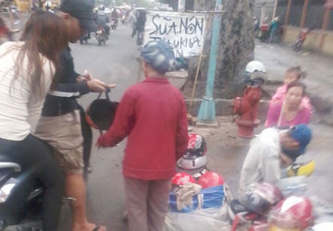 Di cho ban non bao hiem trom cap hinh anh