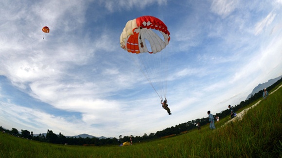 Chi tien trieu cho vai phut nhay du hinh anh