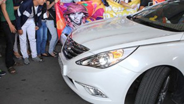 'Trai dep bi truc xuat' di xe gi o Viet Nam hinh anh