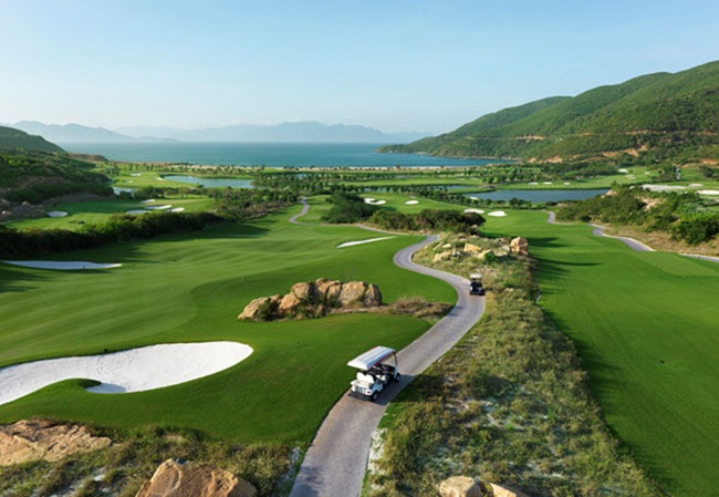 Can canh san golf VN dau tien duoc TripAdvisor vinh danh hinh anh
