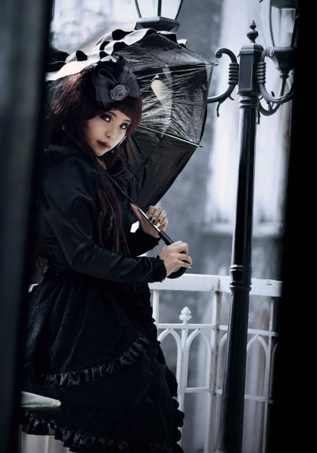 Kiem tien trieu nho trang diem mua Halloween hinh anh