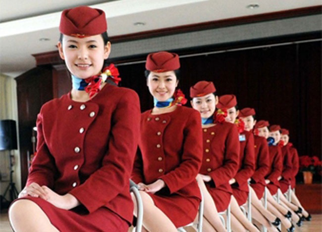 Nhung tieu chuan chon tiep vien hang khong la doi hinh anh