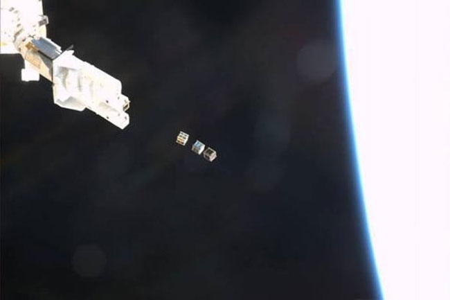 Ve tinh sieu nho tu che cua Viet Nam hoat dong tren vu tru hinh anh