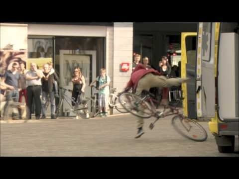 Quang cao voi kich ban ky quai hut hang trieu nguoi xem hinh anh