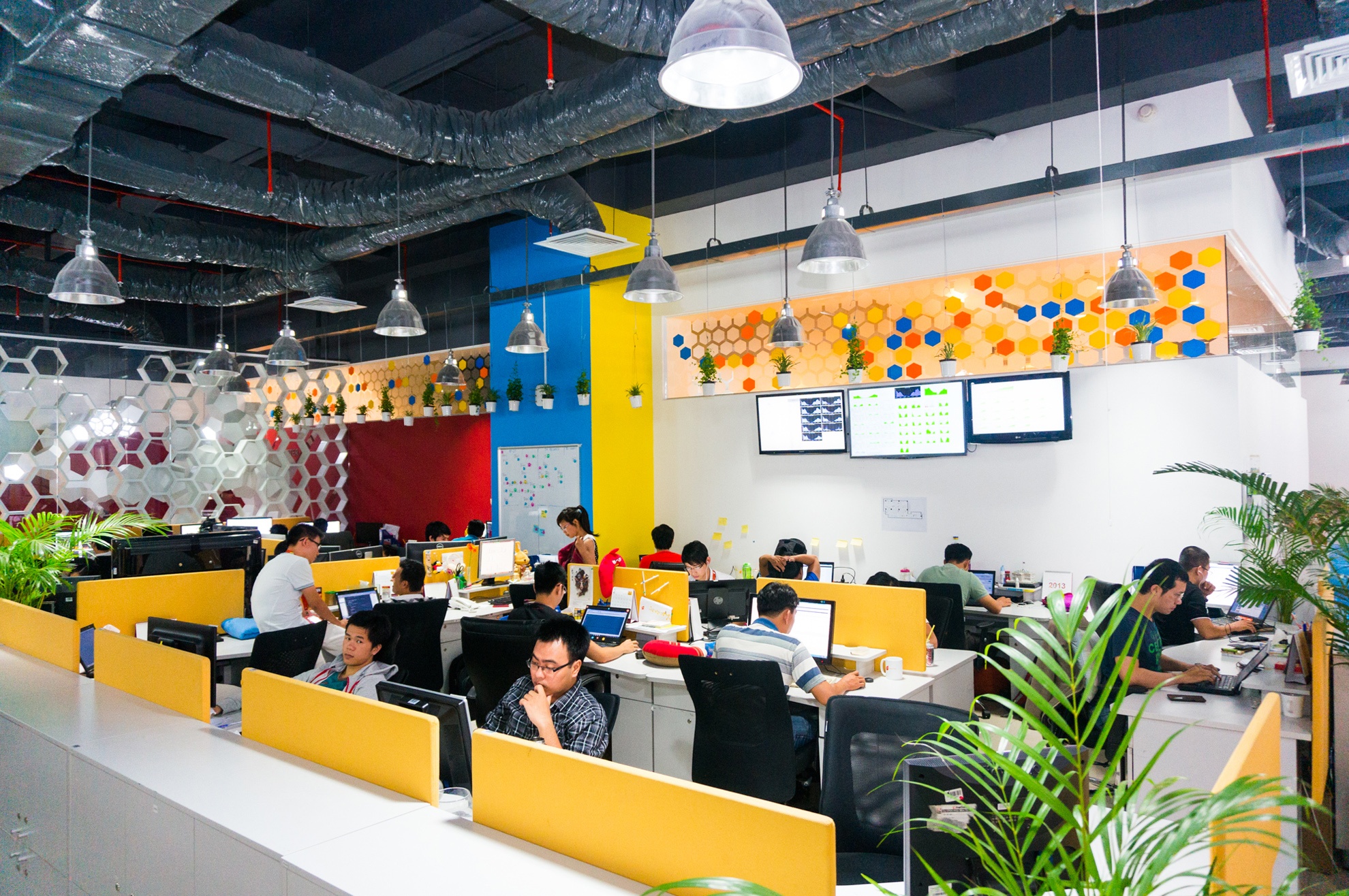 Can canh noi lam viec tot nhat nganh Internet Viet Nam hinh anh