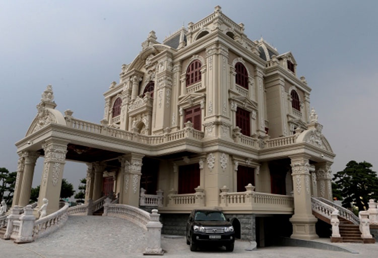 Toa lau dai xay dung mat 5 nam o Ha Nam hinh anh