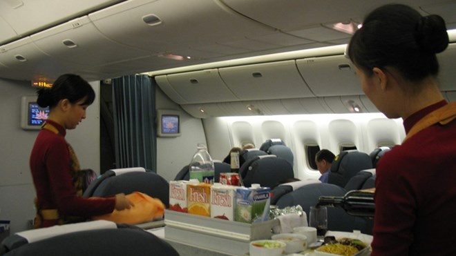 Hang xach tay Nhat doi gia, Vietnam Airlines tang giam sat hinh anh