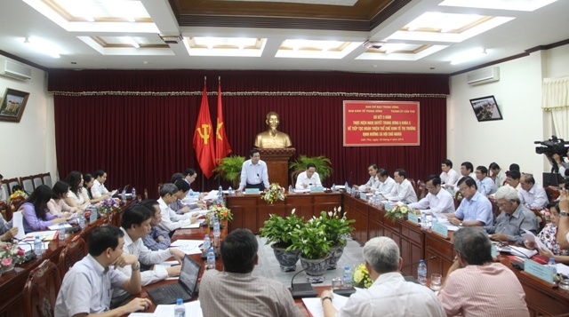 Ban Kinh te Trung uong lam viec voi Hau Giang, Can Tho hinh anh