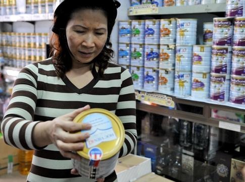 Bo Tai chinh de xuat khong che tran gia sua hinh anh