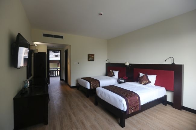 Ngoài phòng họp, hệ thống trung tâm báo chí, thang máy, lối đi dành riêng cho người khuyết tật, nhà khách còn có các phòng ngủ đạt tiêu chuẩn, phòng ngủ hạng Tổng thống cho khách lưu trú.