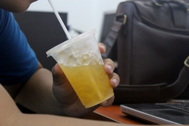 Cam vat gia 7.000 dong o via he Sai Gon hot nhat tuan hinh anh