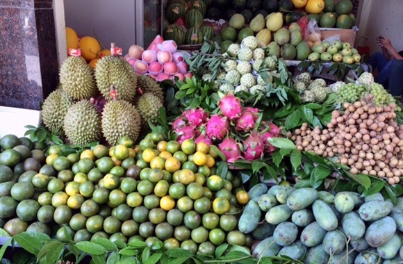 Nang nong, chanh, dua vua ban vua la van dat hang hinh anh