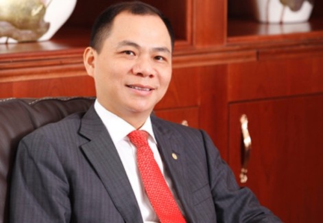 Khởi nghiệp tại Ukraina khi tốt nghiệp đại học, doanh nhân Phạm Nhật Vượng được biết đến khi thành công với thương hiệu mì gói Mivina nổi tiếng một thời tại quốc gia Đông Âu này. Trở về Việt Nam sau thời gian dài lập nghiệp nơi xứ người, ông đầu tư vào ngành bất động sản và nhanh chóng nổi tiếng với những công trình nổi bất nhất Việt Nam như tháp Vincom, Royal Plaza hay Time Plaza. Ông được biết đến nhiều trên thế giới với danh hiệu tỷ phú Việt đầu tiên và duy nhất (cho đến nay) có tên trong danh sách của Forbes.