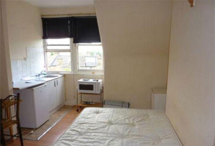 Hình ảnh căn hộ giá thuê 542 bảng (hơn 19,5 triệu đồng)/tháng ở Kilburn (Tây Bắc London). Một quan chức thành phố khẳng định, đây không thể gọi là căn hộ, mà phải gọi là những cái hộp mới đúng. 