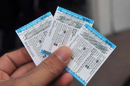 Ngan hang Quan doi len tieng vu the cao dien thoai gia hinh anh