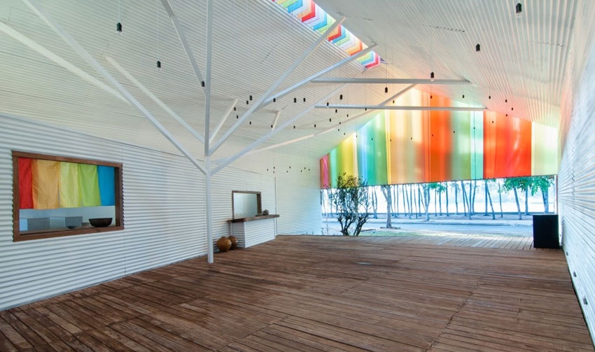 Nha bay sac cau vong vui mat o Sai Gon hinh anh