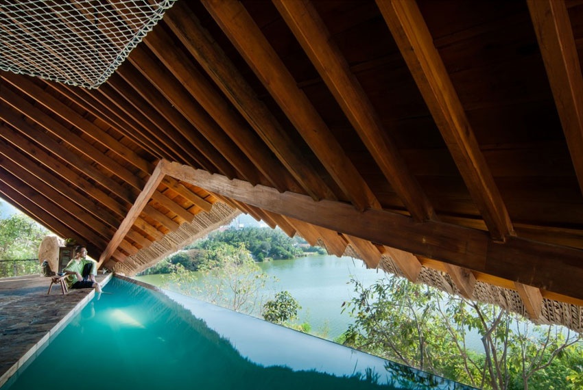 Khach san voi ho boi lung troi an tuong o Nha Trang hinh anh