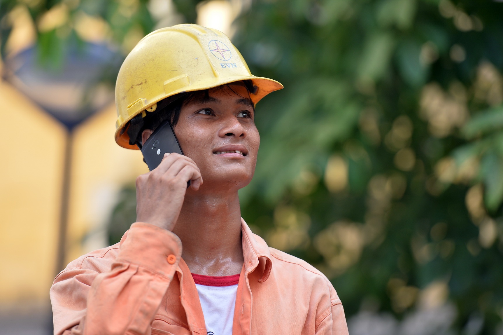 Viettel bat ngo de xuat giam cuoc di dong hinh anh