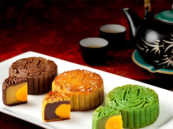 'Sieu' banh trung thu gia chuc trieu tai Ha Noi hinh anh