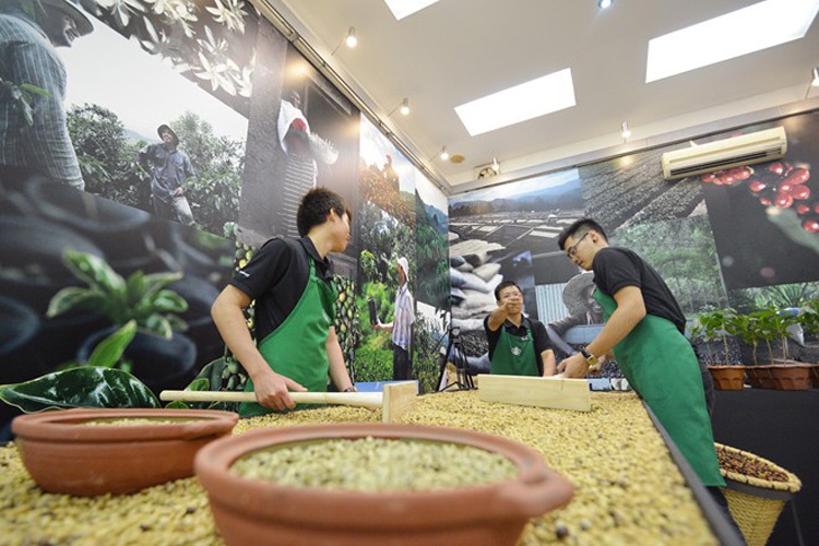Nhung dieu it biet sau cuoc do bo cua Starbucks tai Ha Noi hinh anh