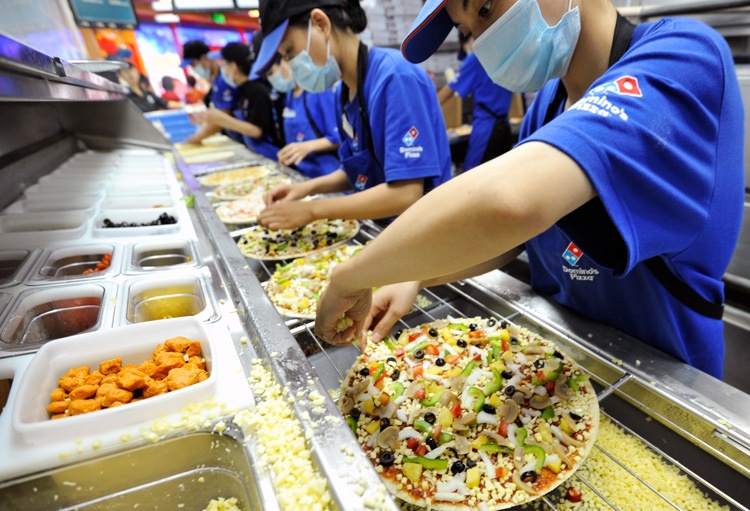 Nha chong Ha Tang mo cua hang pizza online o Ha Noi hinh anh