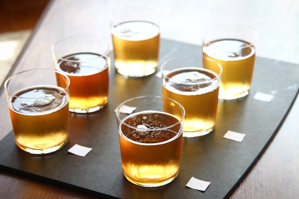 Dù bia không cồn là một loại đồ uống được ca tụng là tốt cho sức khỏe, nhất là các bà bầu, nhưng phần lớn những người thích bia đều cho rằng, không phải sản phẩm nào cũng có có mùi vị hấp dẫn. 