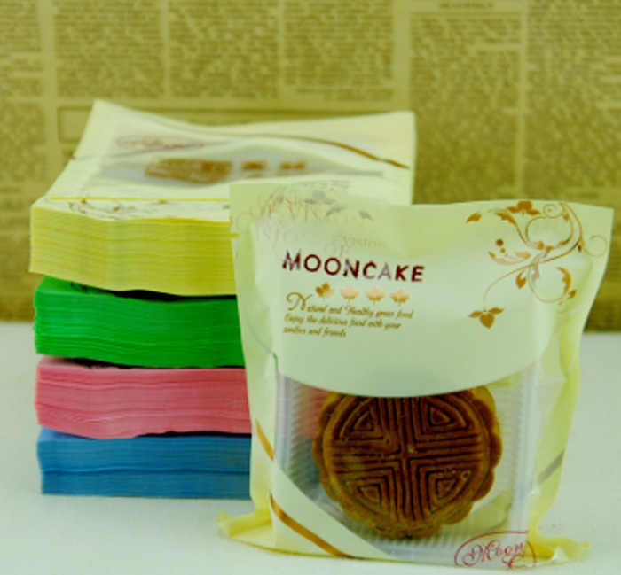 Phụ liệu được nhập một phần từ Trung Quốc, còn lại do các cửa hàng tự thiết kế và sản xuất.