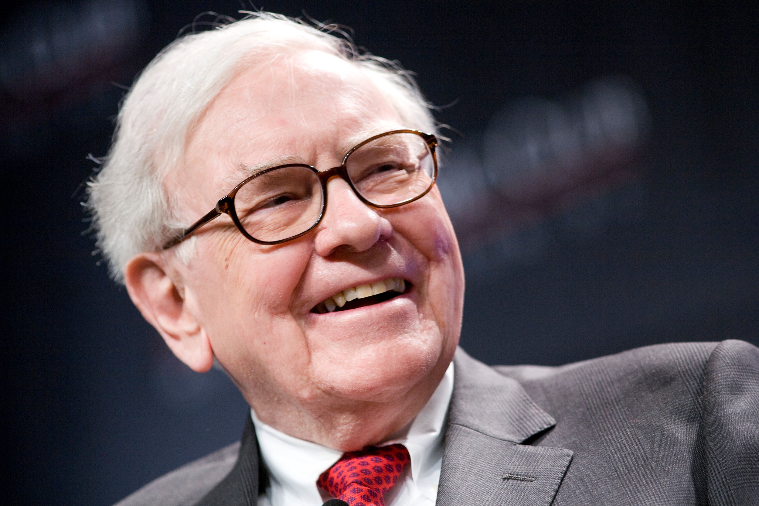 4 bai hoc ve tien bac tu ngoi nha cua Warren Buffett hinh anh