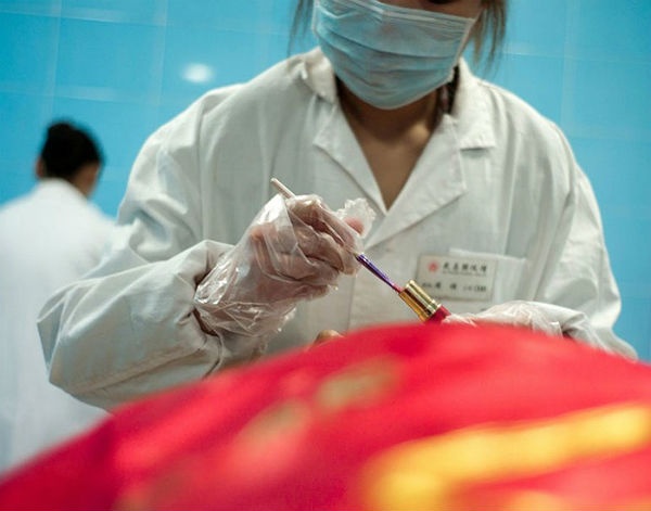 Nhung dich vu xa xi danh rieng cho nguoi chet hinh anh