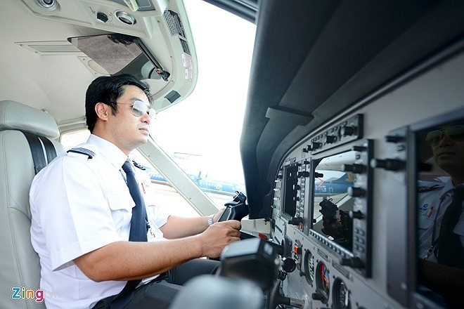 Cuoc song sau buong lai cua phi cong, tiep vien Viet hinh anh