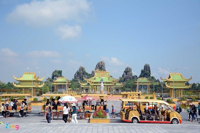 Cong ty lu hanh voi va dieu chinh tour vi Dai Nam dong cua hinh anh