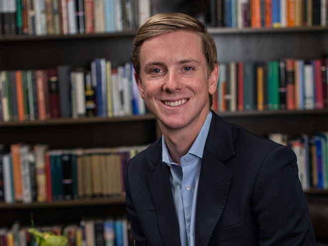 Chris Hughes: là một trong những người đồng sáng lập của Facebook. Anh là bạn học của Mark Zuckerberg và đã đồng hành cùng Mark trong những bước đi đầu tiên của Facebook. Tuy nhiên, Hughes đã từ chối chuyển nơi ở đến Palo Alto. Sau đó, Hughes tham gia vào tạp chí chính trị có tiếng The New Republic với vai trò là biên tập và giám đốc của tạp chí này. Hughes và bạn trai Sean Eldridge kết hôn vào năm 2012.