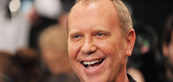 Michael Kors: Tạp chí Forbes vừa cho biết Michael Kors là thành viên mới của câu lạc bộ tỷ phú, sau khi số cổ phần do ông sở hữu tăng giá <abbr class=