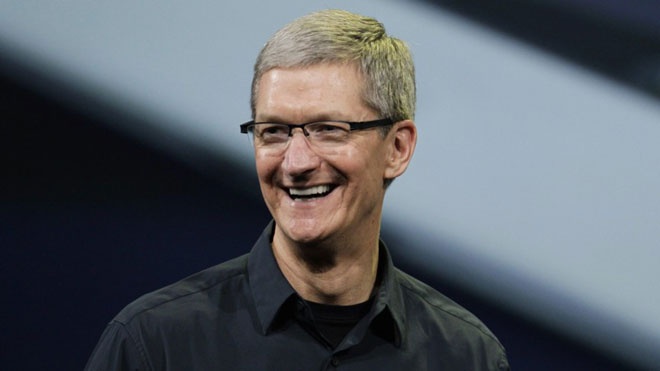 CEO của Apple bất ngờ công khai mình là người đồng tính. Theo Cook, ông đã quyết định công khai thừa nhận giới tính của mình để có khả năng giúp người khác. Ông đã rất tự hào khi tuyên bố với tất cả mọi người mình thuộc thế giới thứ 3.