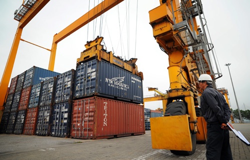 Viet Nam nhap gan 3 ty USD xang dau tu khu vuc ASEAN hinh anh