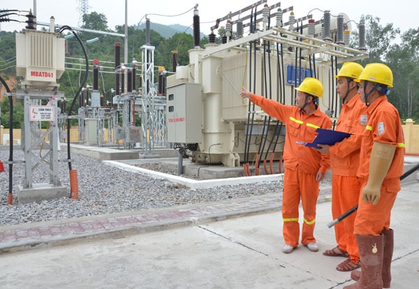 Vi sao EVN quyet xin tang gia dien? hinh anh