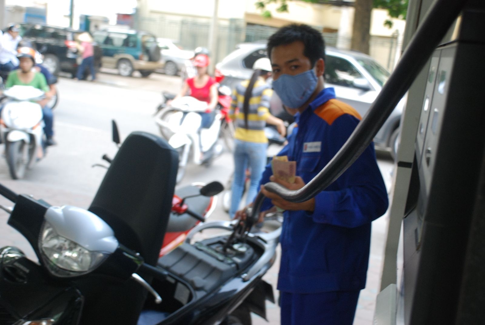 Gia xang dau se khong tang trong dip Tet hinh anh